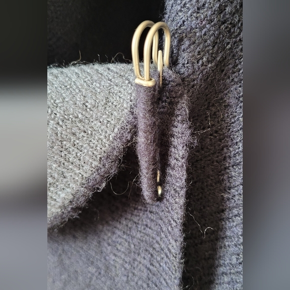 Cardigan - Picture 2 of 6